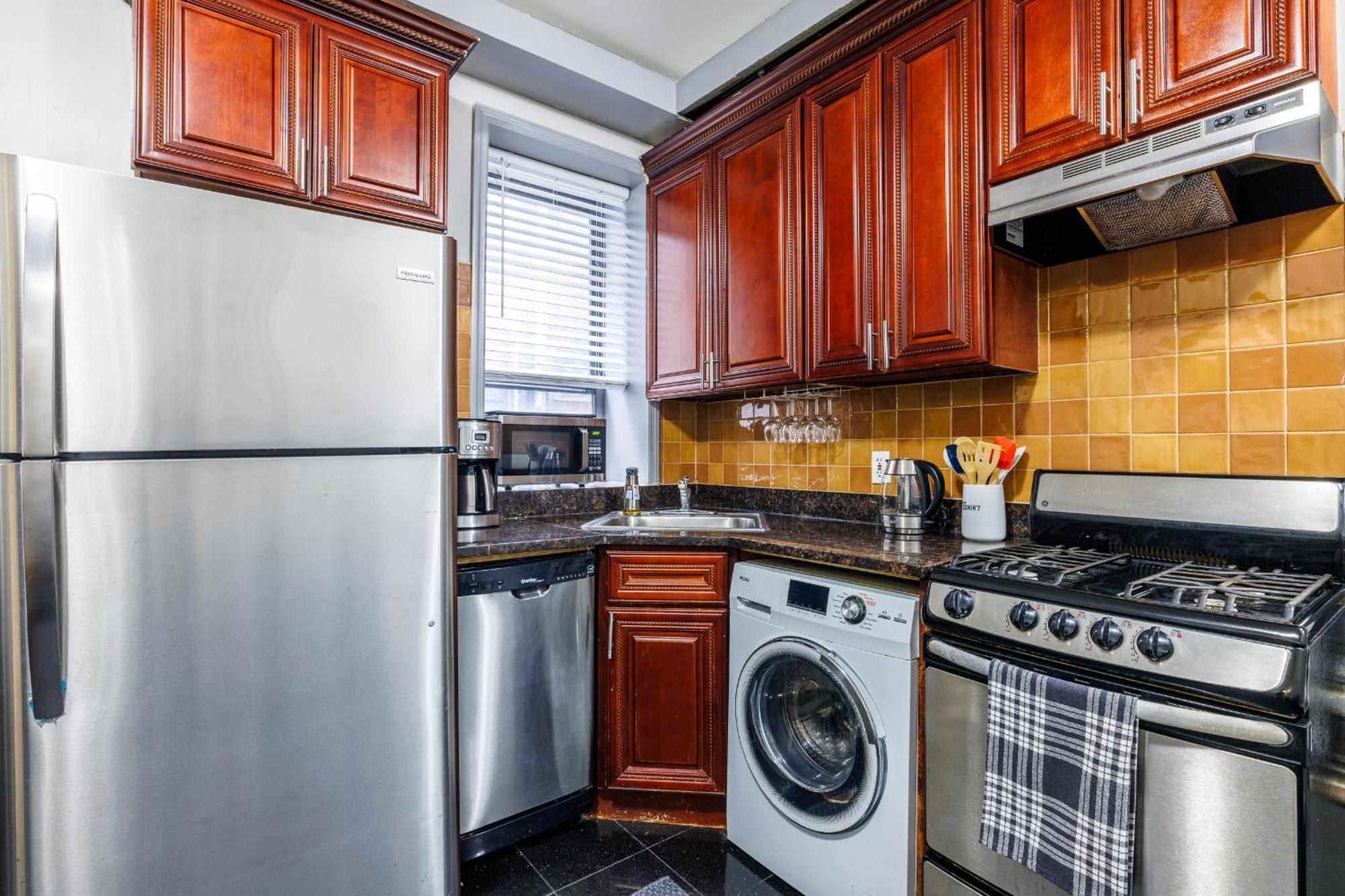 Inspire The Vibrant Energy Of Uws Appartamento New York